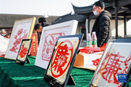 （新華全媒頭條·圖文互動）（4）堅定執(zhí)著打好黨風(fēng)廉政建設(shè)和反腐敗斗爭攻堅戰(zhàn)持久戰(zhàn)——從十九屆中央紀(jì)委六次全會看全面從嚴(yán)治黨向縱深推進(jìn)